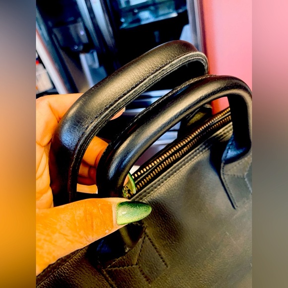 MCM Traveler Weekender Bag w/Adjustable Strap and COA, Vintage. EUC - Picture 15 of 16